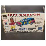 Motorsport Traditions Jeff Gordon 1993 Rookie Chevrolet Suburban Replica Bank 1:25
