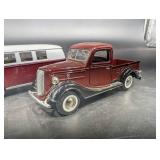 KinSMART Die-Cast Cars - Volkswagen Classic Bus 952 & 1937 Ford Pickup (Lot of 4)