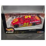 Hot Wheels Pro Racing Bill Elliott McDonald's NASCAR #94 Die-Cast (19513)