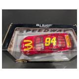 Hot Wheels Pro Racing Bill Elliott McDonald's NASCAR #94 Die-Cast (19513)