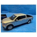 Diecast Pickup Trucks – Chevrolet Silverado & Ford F-150 Crew Cab (Pair)