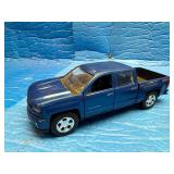 Diecast Pickup Trucks – Chevrolet Silverado & Ford F-150 Crew Cab (Pair)