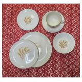 Complete -Place setting for twelve (72 pieces). Set of "Homer Laughlin Golden Wheat" dinnerware, featuring 22k gold trim and a wheat stalk pattern. Popular in the 1950s.