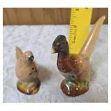 Vintage Rosemeade ceramic bird figurines that are salt and pepper shakers.  These figurines were made in Wahpeton ND by Rosemeade Pottery.