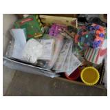 box of Misc Décor...