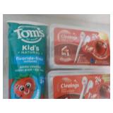 Tom's Kids Toothpaste and 48 Mini D...
