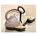 KP - Metal Fish Sculpture Padlock - Working Lock with Skeleton Key
