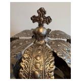 LR - Decorative Metal Crown