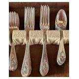 MB - Vintage Lunt Mount Vernon Sterling Silver Flatware Set - 70-Piece in Wood Case