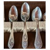 MB - Vintage Lunt Mount Vernon Sterling Silver Flatware Set - 70-Piece in Wood Case
