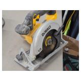 DeWalt® 20V 6-1/2' Circular Saw DCS391