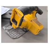 DeWalt® 20V 6-1/2' Circular Saw DCS391