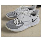 Nike Kyrie Low 3 Eclipse Basketball Shoes Size 11