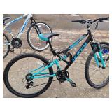 Huffy Trail Runner 22' Trail Bike 16' Turquiose Frame