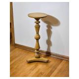 Arts & Craft Pedestal Stand