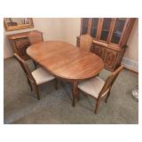 Thomasville Furniture American Contemporary Dining Table Set  (4 Chairs, 2 Leaves, Pads)