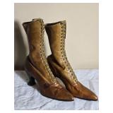 Stunning Antique Leather Women's Lace-Up Boots
