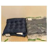 NEW MAINSTAYS CHAIR PAD BLUE DOUBLE SIDED 4 PACK