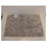 NEW WELHOME BY WELSPUN BATH RUG TAN
