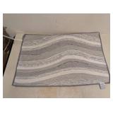 NEW COTTON SWIRL BATH MAT GRAY AND CREAM