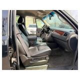 2011 CHEVROLET SUBURBAN LT *4x4* (NO RESERVE)