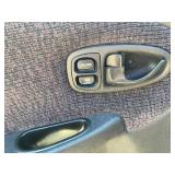 2001 SATURN S-SERIES SL2 *No Accidents Reported* (NO RESERVE)