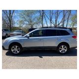 2013 SUBARU OUTBACK 2.5I LIMITED *All Wheel Drive* (NO RESERVE)