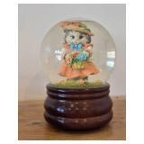 Water Globe Music Box - Cat in Dress with Flowers (Taiwan)