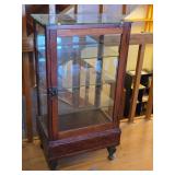 Vintage Wood / Glass-Door Curio Cabinet 21 1/2' wide x 16' deep x 42' tall