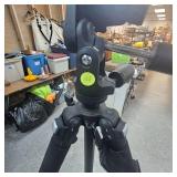 Proffessional Vangaard 18-84' Tripod, Dealer Sampler