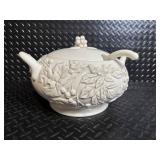Gibson Grand Leaf Tureen and lid with ladle
