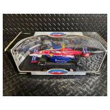 GreenLight IndyCar Series Danica Patrick 1/18 Die-Cast Car Garage Edition