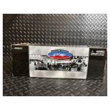 GreenLight IndyCar Series Danica Patrick 1/18 Die-Cast Car Garage Edition