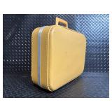 Galleria Luggage Vintage Carry-On Case with Chrome Hardware