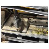 DeWALT Benchtop Planer with Cutter Head Safety - Yellow/Black