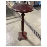 BomBay outlet Round Pedestal Plant stand  with Turned Column and Scalloped Base - Classic Style number 094