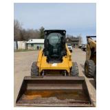 CAT 262D vertical-lift skid steer loader