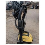 Karcher 330 electric pressure washer. (4) Sprayers