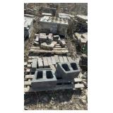 (92) Pallets  flagstone, retaining wall bricks, pavers, steps, wall caps
