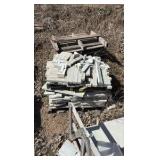 (21) pallets of flagstone, wall bricks caps