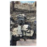 (17) pallets of natural flagstone and cut stone slabs