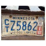 1989 Tandem-axle flatbed equipment trailer