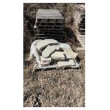 (21) pallets of flagstone, wall bricks caps