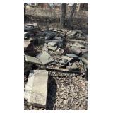 (17) pallets of natural flagstone and cut stone slabs