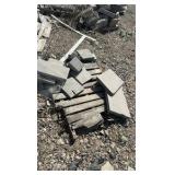 (92) Pallets  flagstone, retaining wall bricks, pavers, steps, wall caps