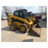 CAT 262D vertical-lift skid steer loader