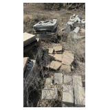 (92) Pallets  flagstone, retaining wall bricks, pavers, steps, wall caps