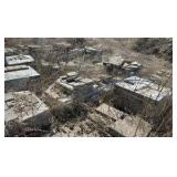 (92) Pallets  flagstone, retaining wall bricks, pavers, steps, wall caps