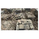 (92) Pallets  flagstone, retaining wall bricks, pavers, steps, wall caps
