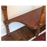 ML - Elegant Console Table - Carved Wood With Gilded Accents